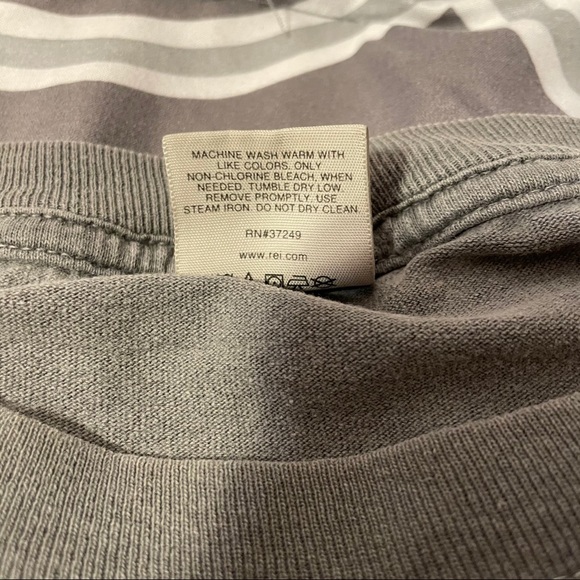 Vintage Distressed REI Long Sleeve Shirt - Picture 3 of 13